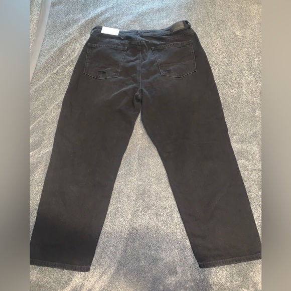 Mom Straight Leg Jeans - Picture 4 of 11